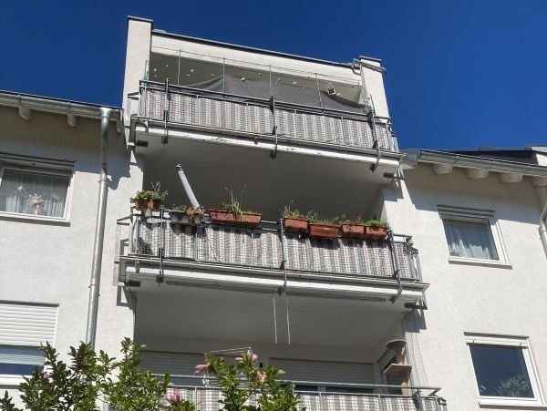 Attraktive 6ZKB-Wohnung mit Balkon und 2 Tiefgaragenstellplätzen Attraktive 6ZKB-Wohnung mit Balkon und 2 Tiefgaragenstellplätzen